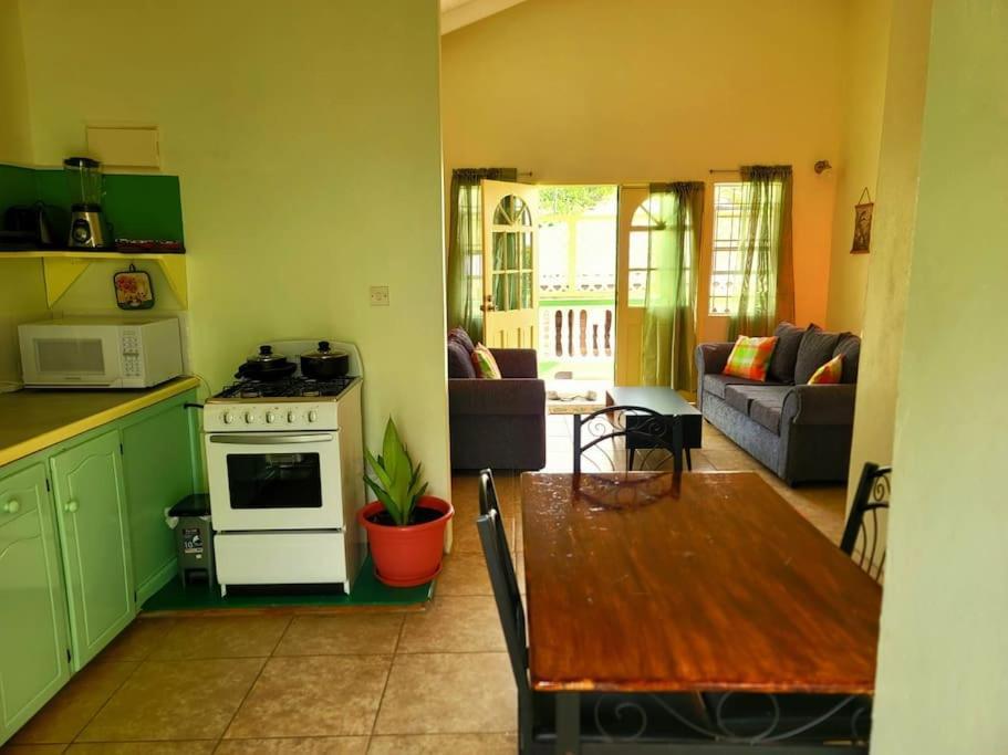 Juju'S Cottage With Magnificent Views Laborie Экстерьер фото