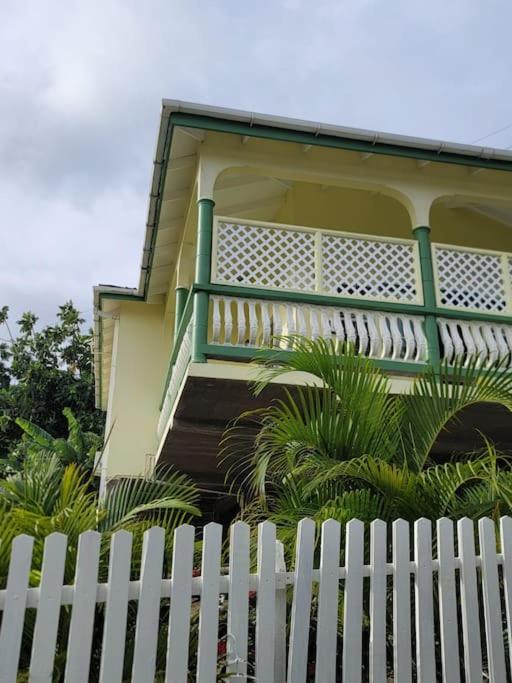 Juju'S Cottage With Magnificent Views Laborie Экстерьер фото